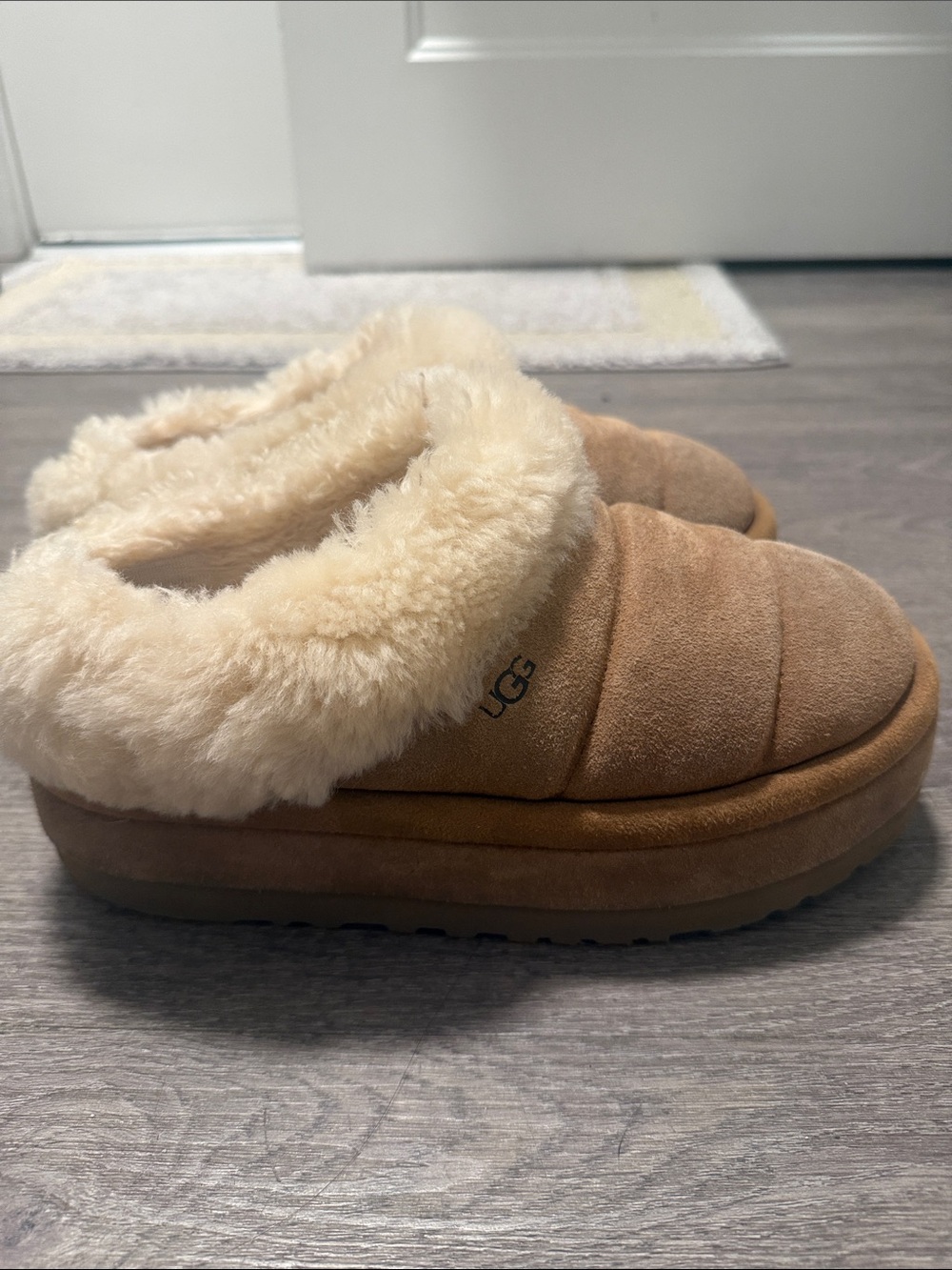 UGG Chestnut/Tan Suede Shearling Clog Slippers